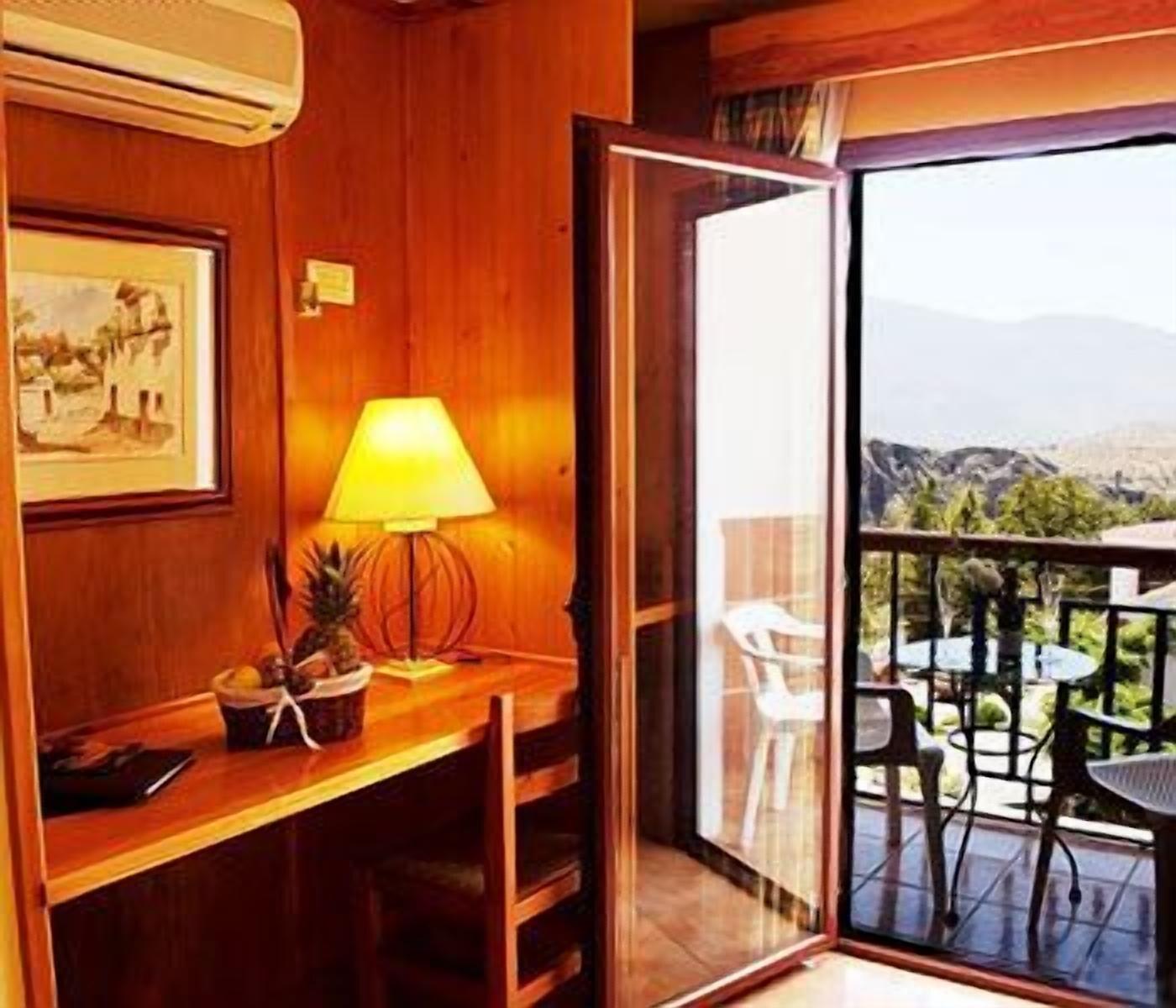 Hotel Alcadima Lanjaron Bagian luar foto