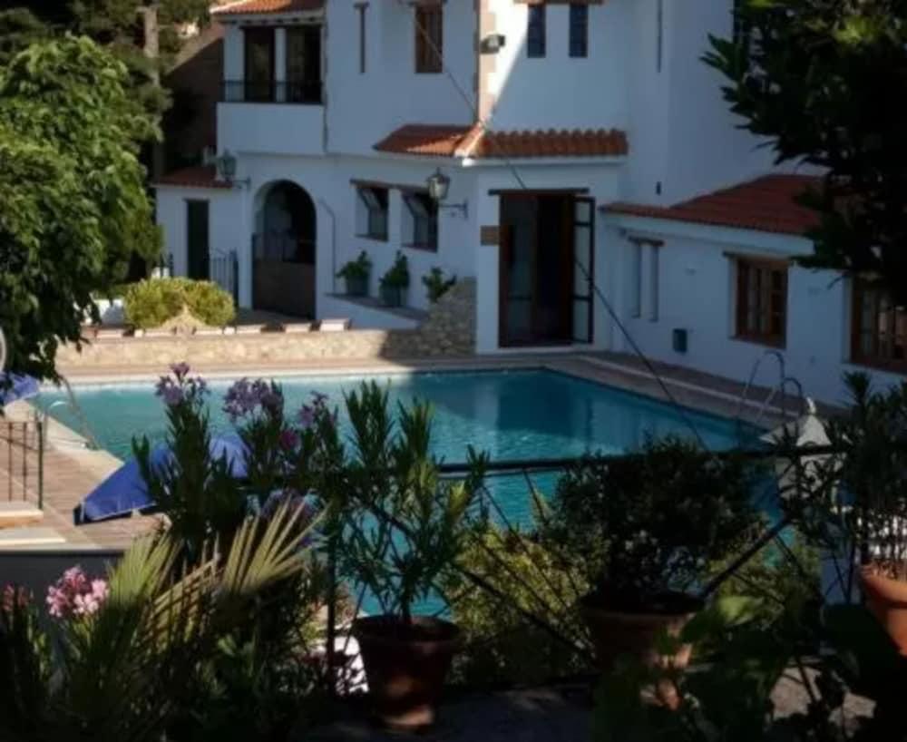 Hotel Alcadima Lanjaron Bagian luar foto